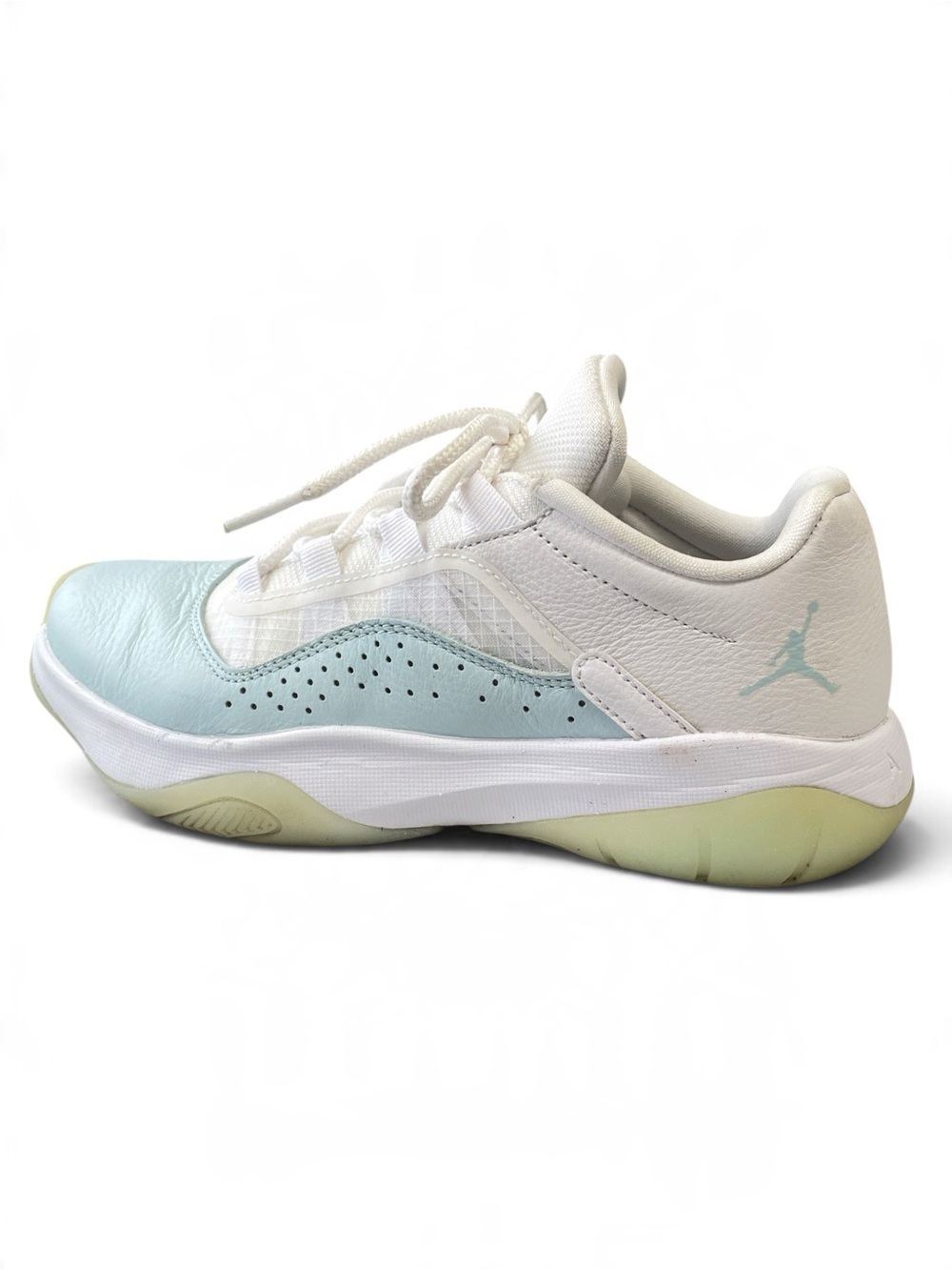 WMNS Air Jordan 11 CMFT Low Igloo/Glacier Blue-White shoes size 7 (men 5.5)